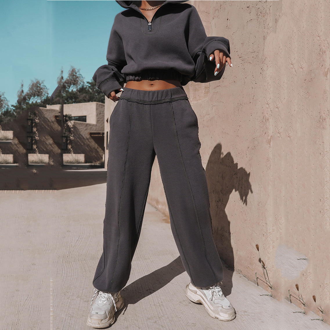 Ensemble MAEVA™ porté, idéal pour un style casual et tendance.