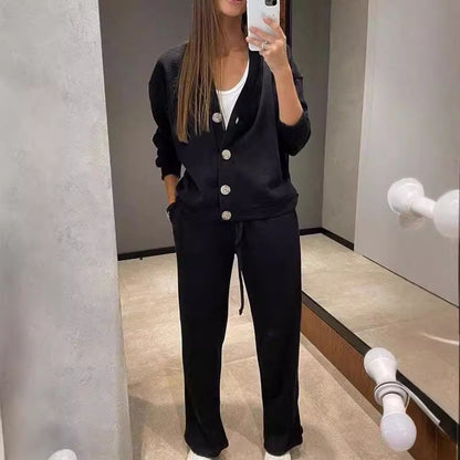 Ensemble Britta™ porté pour un look décontracté et élégant au quotidien.