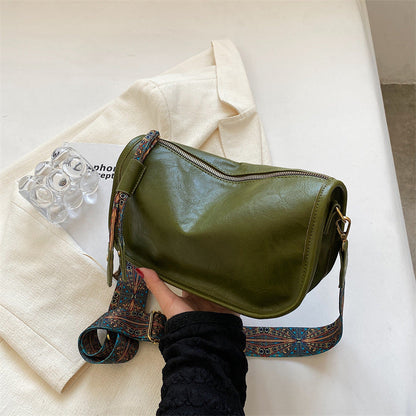Vue latérale du sac Élégancia™ montrant ses lignes élégantes.